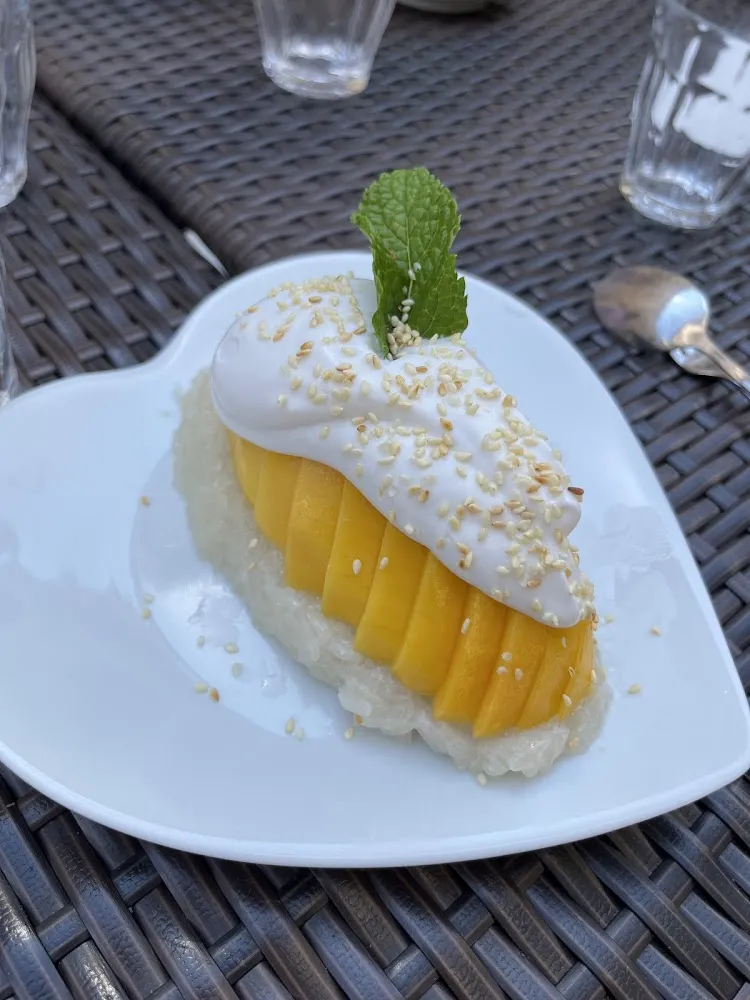 Riz Gluant À la Mangue Fraîche